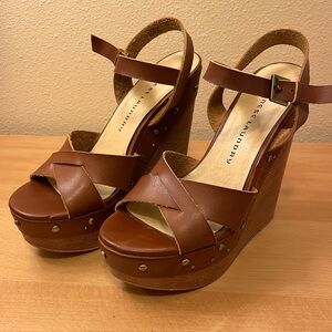 Chinese Laundry Z-Jala brown wedge size 8W